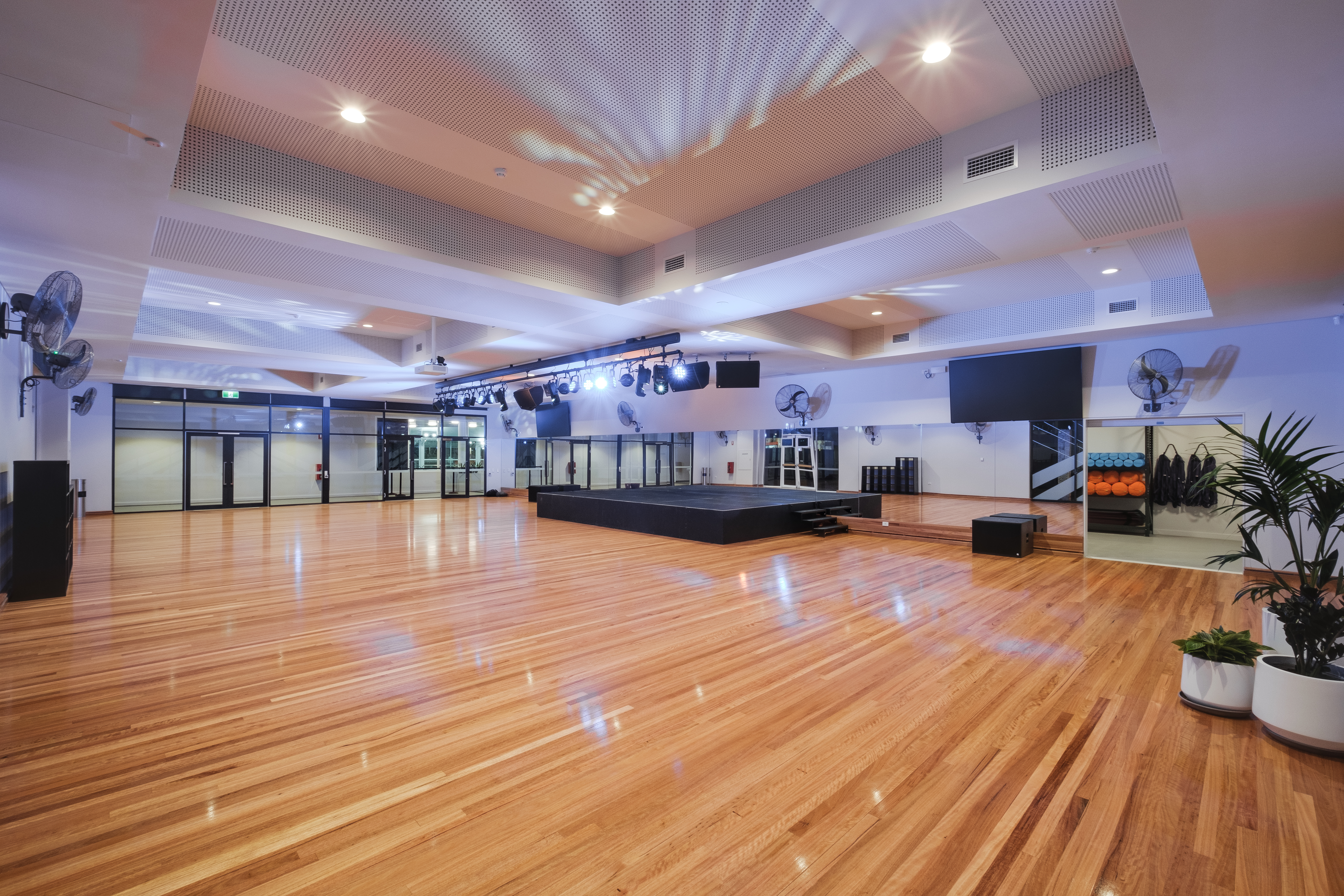 Please upload one image to be used for promotional purposes that best represents your submission