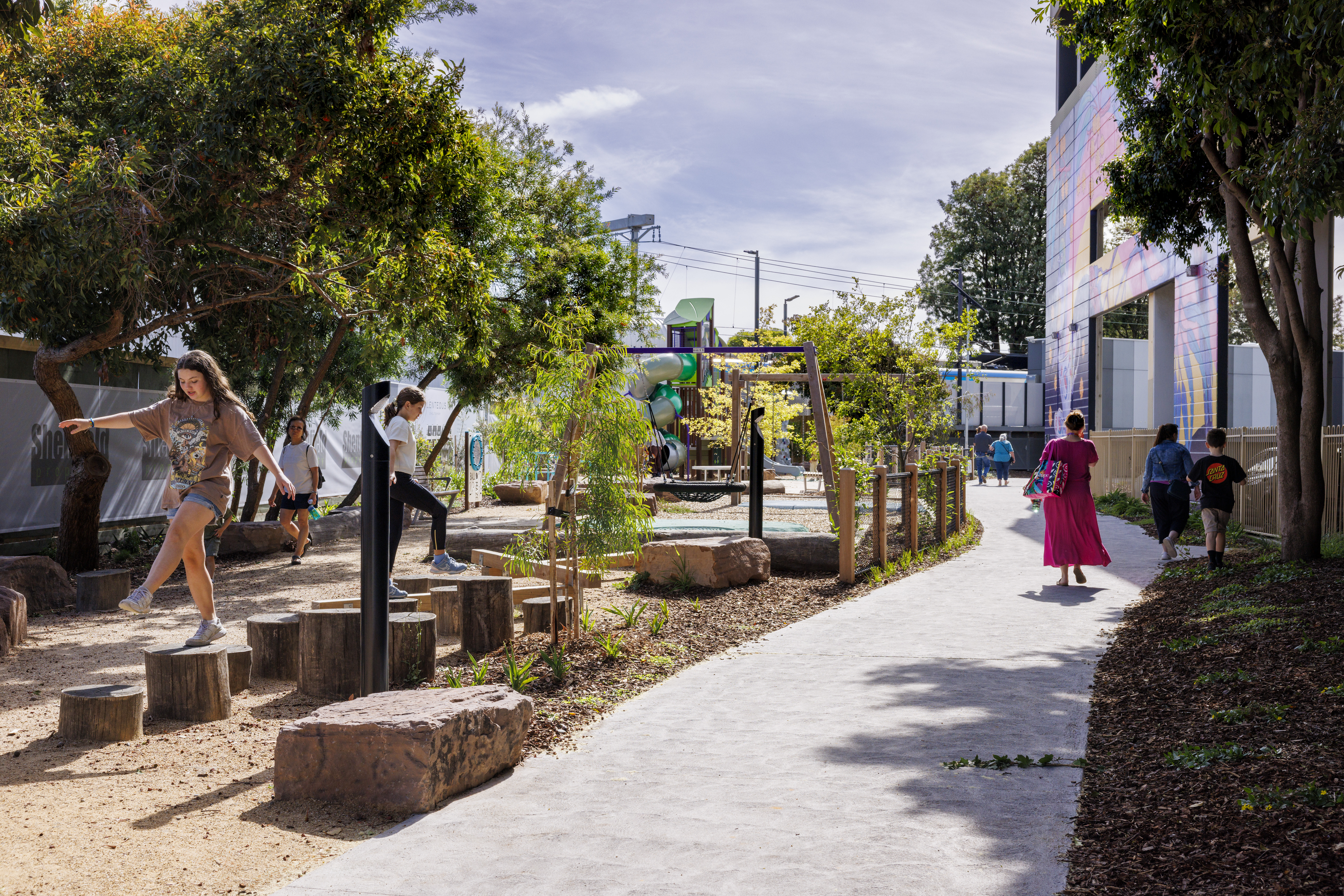 Please upload one image to be used for promotional purposes that best represents your submission