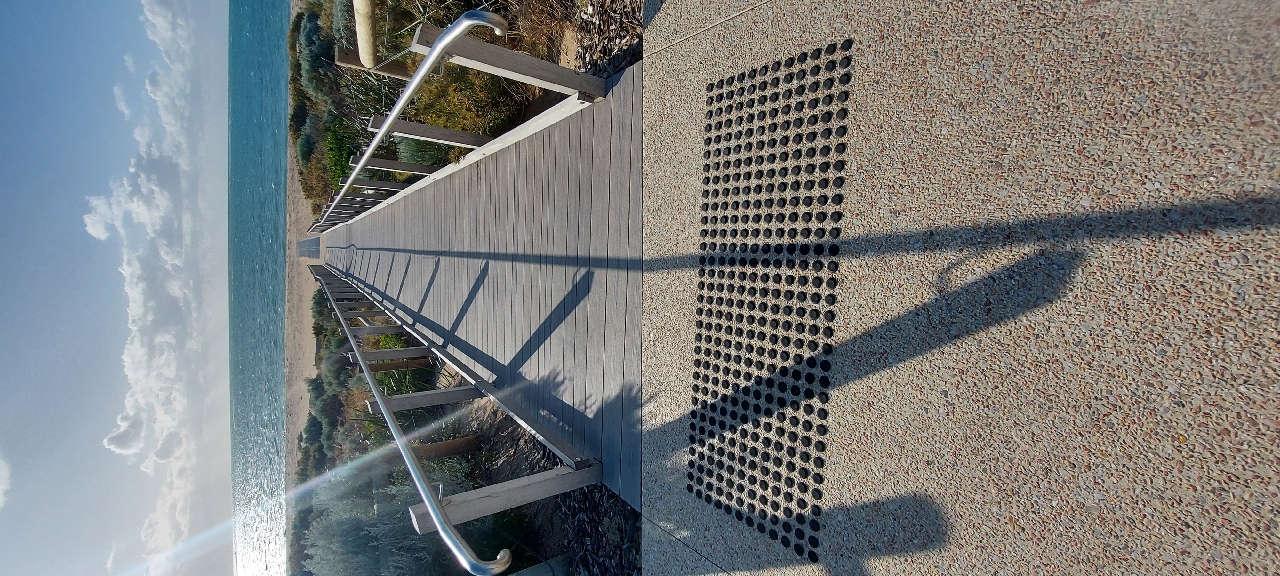 Please upload one image to be used for promotional purposes that best represents your submission