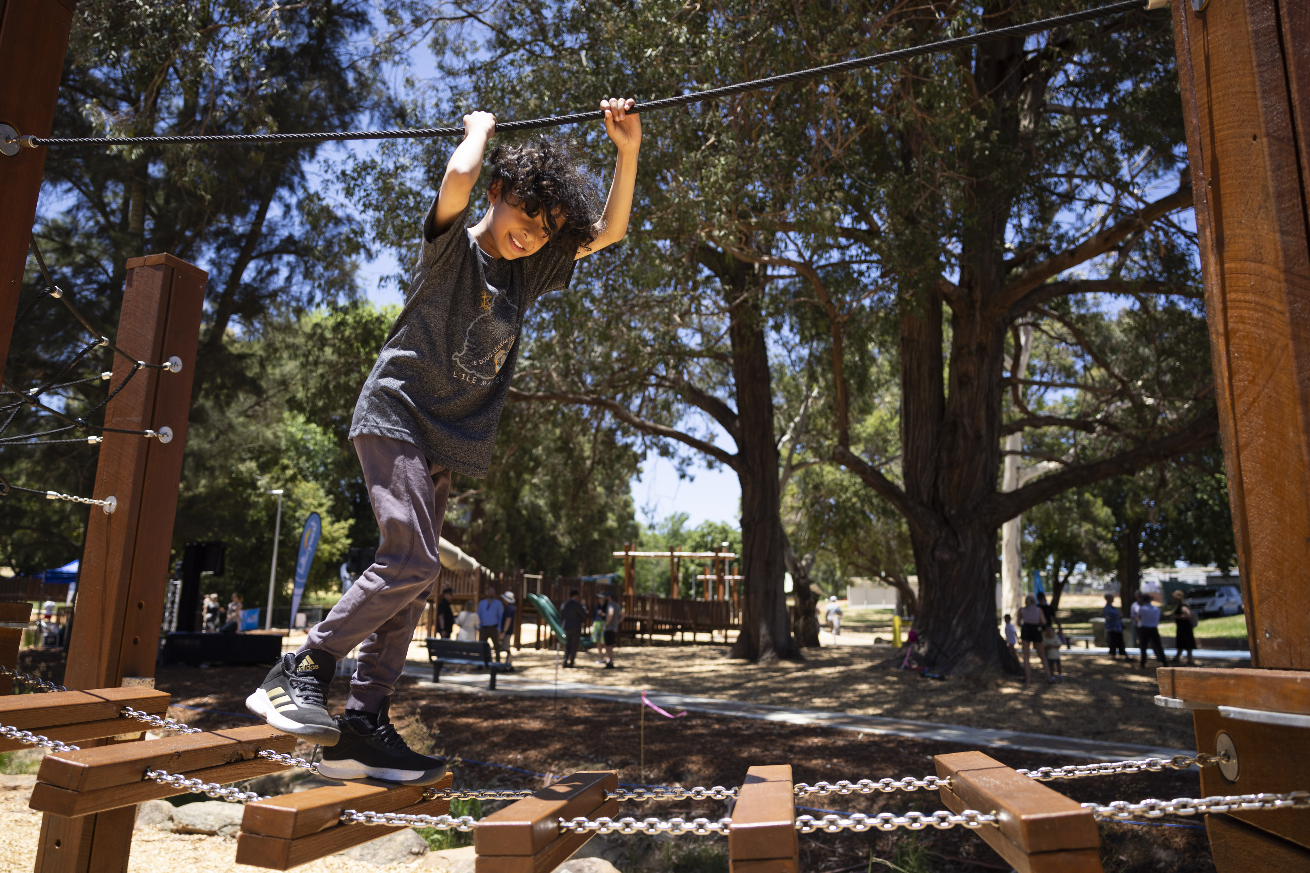 Please upload one image to be used for promotional purposes that best represents your submission