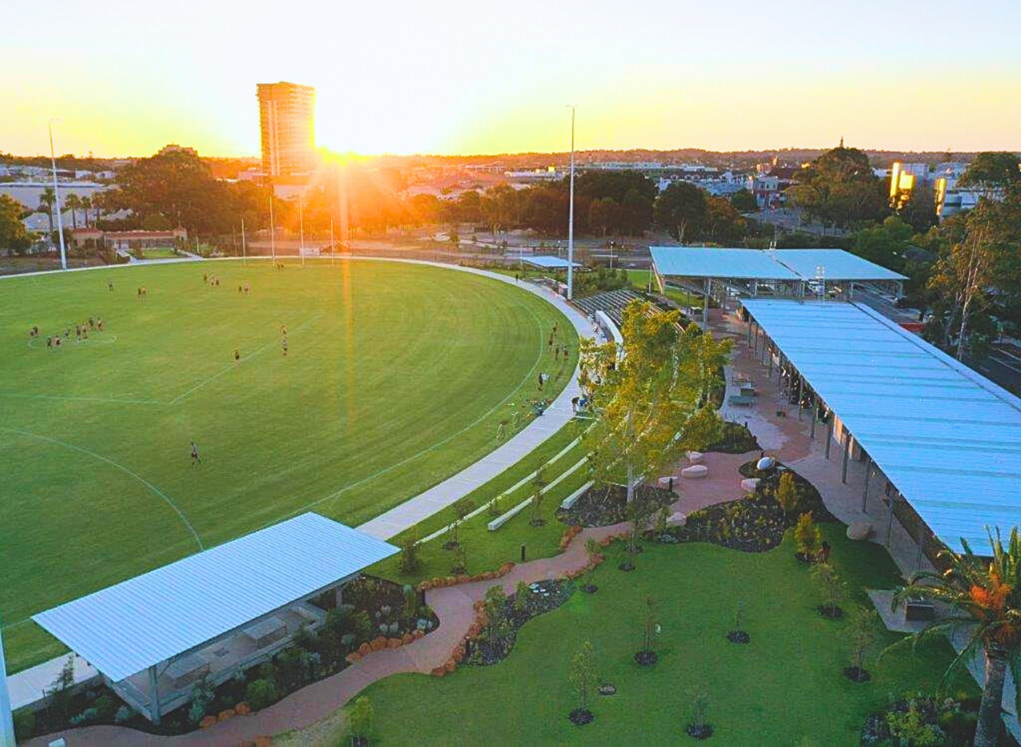 Please upload one image to be used for promotional purposes that best represents your submission