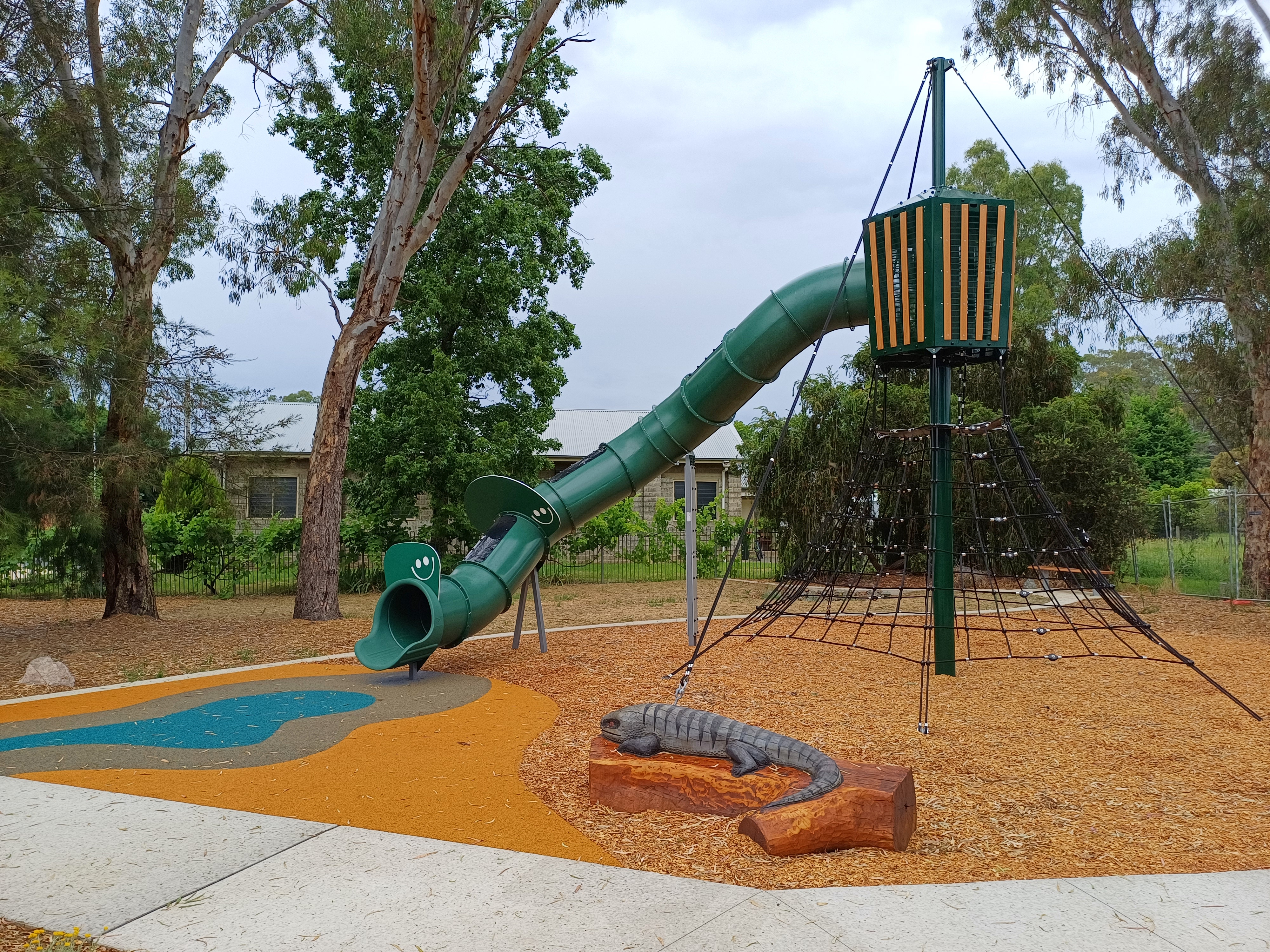 Please upload one image to be used for promotional purposes that best represents your submission