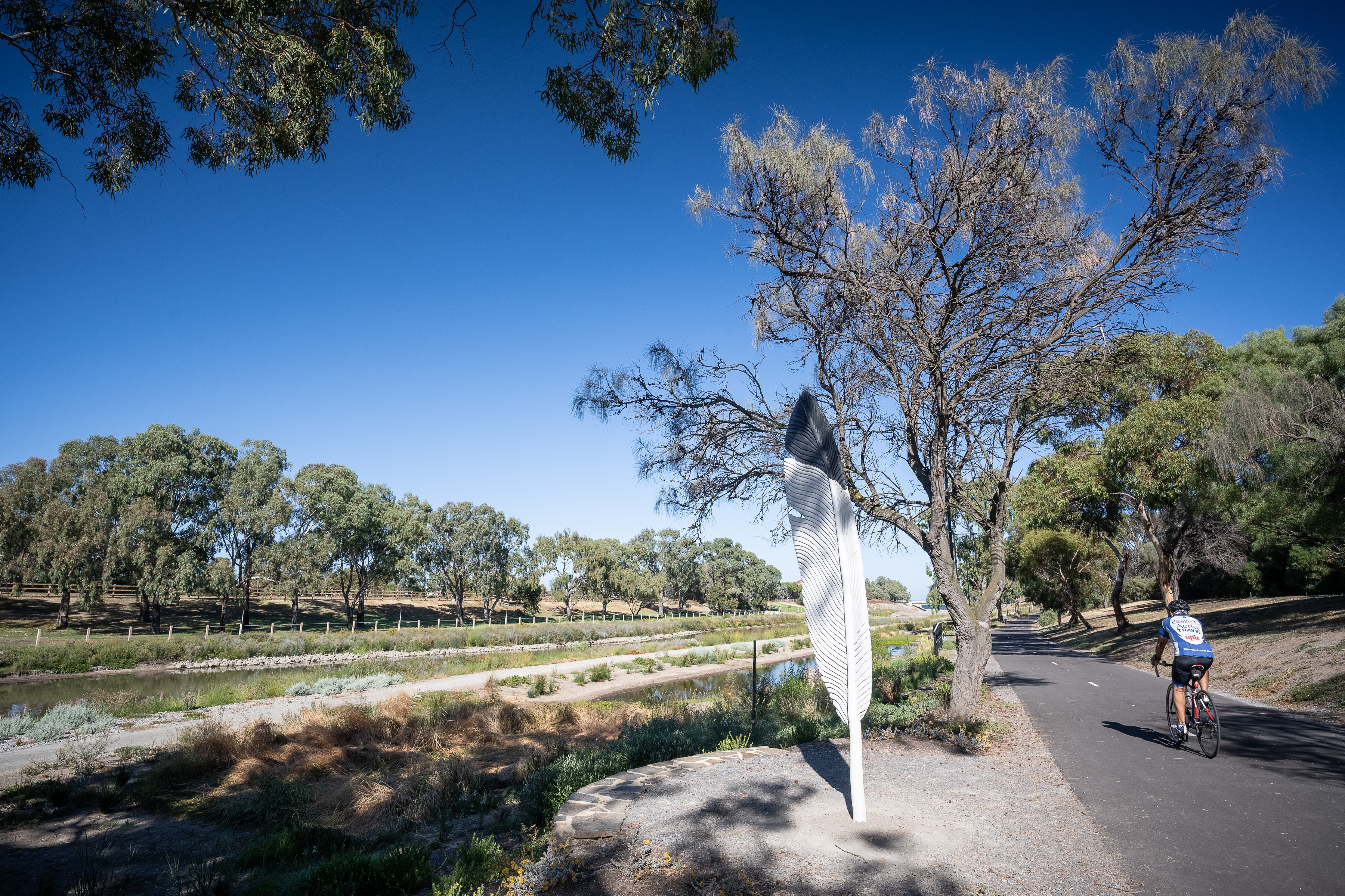 Please upload one image to be used for promotional purposes that best represents your submission