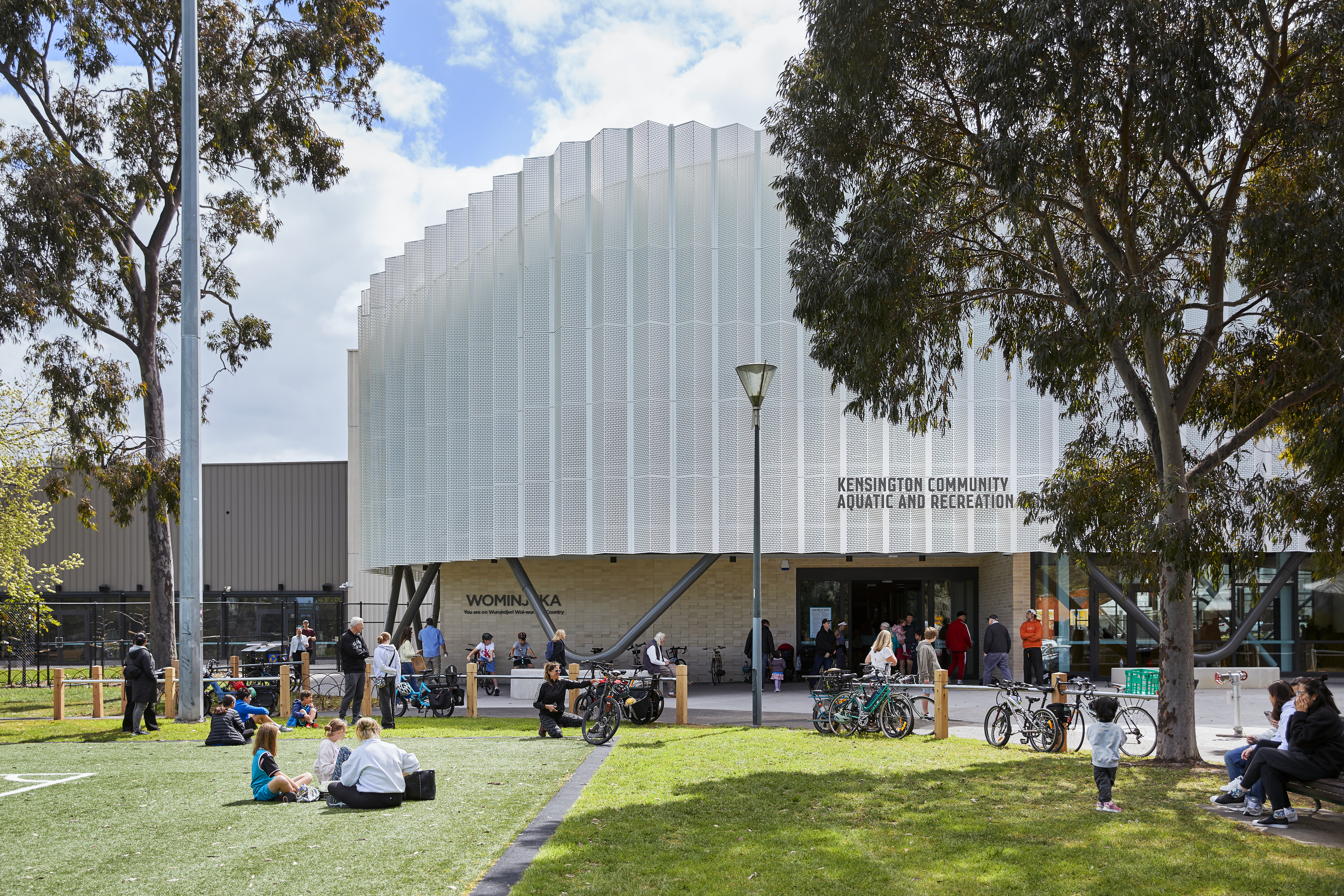 Please upload one image to be used for promotional purposes that best represents your submission