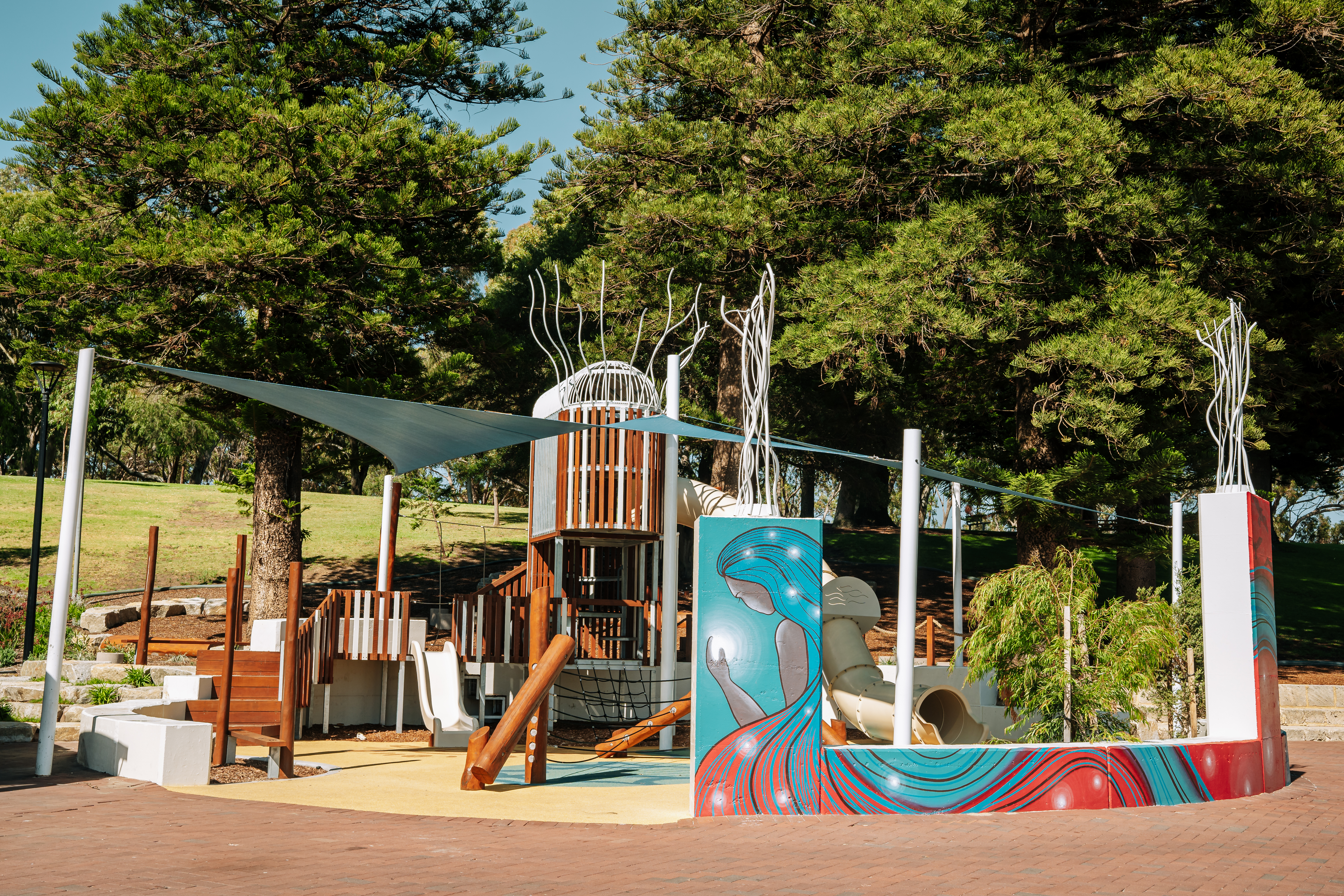 Please upload one image to be used for promotional purposes that best represents your submission