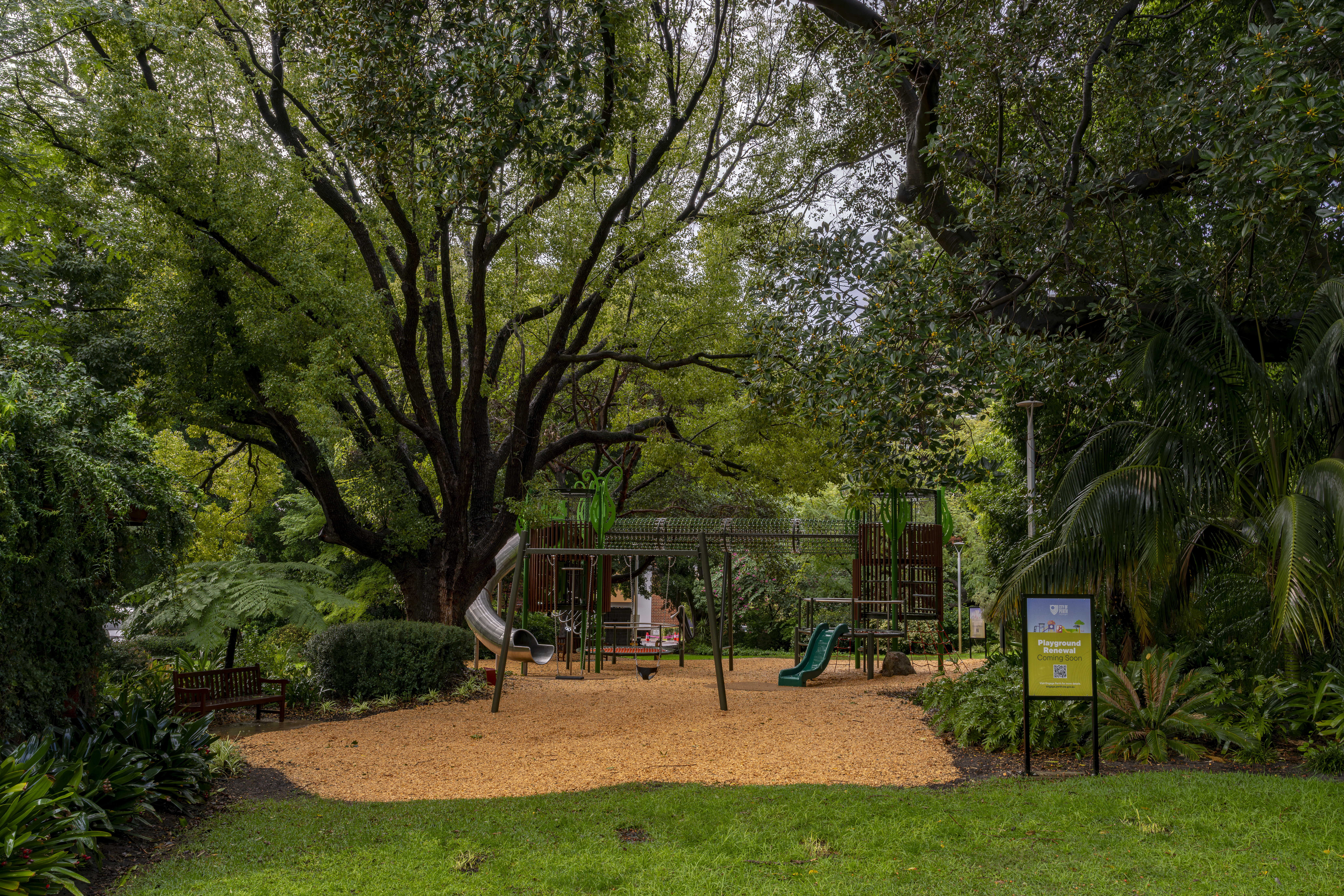 Please upload one image to be used for promotional purposes that best represents your submission