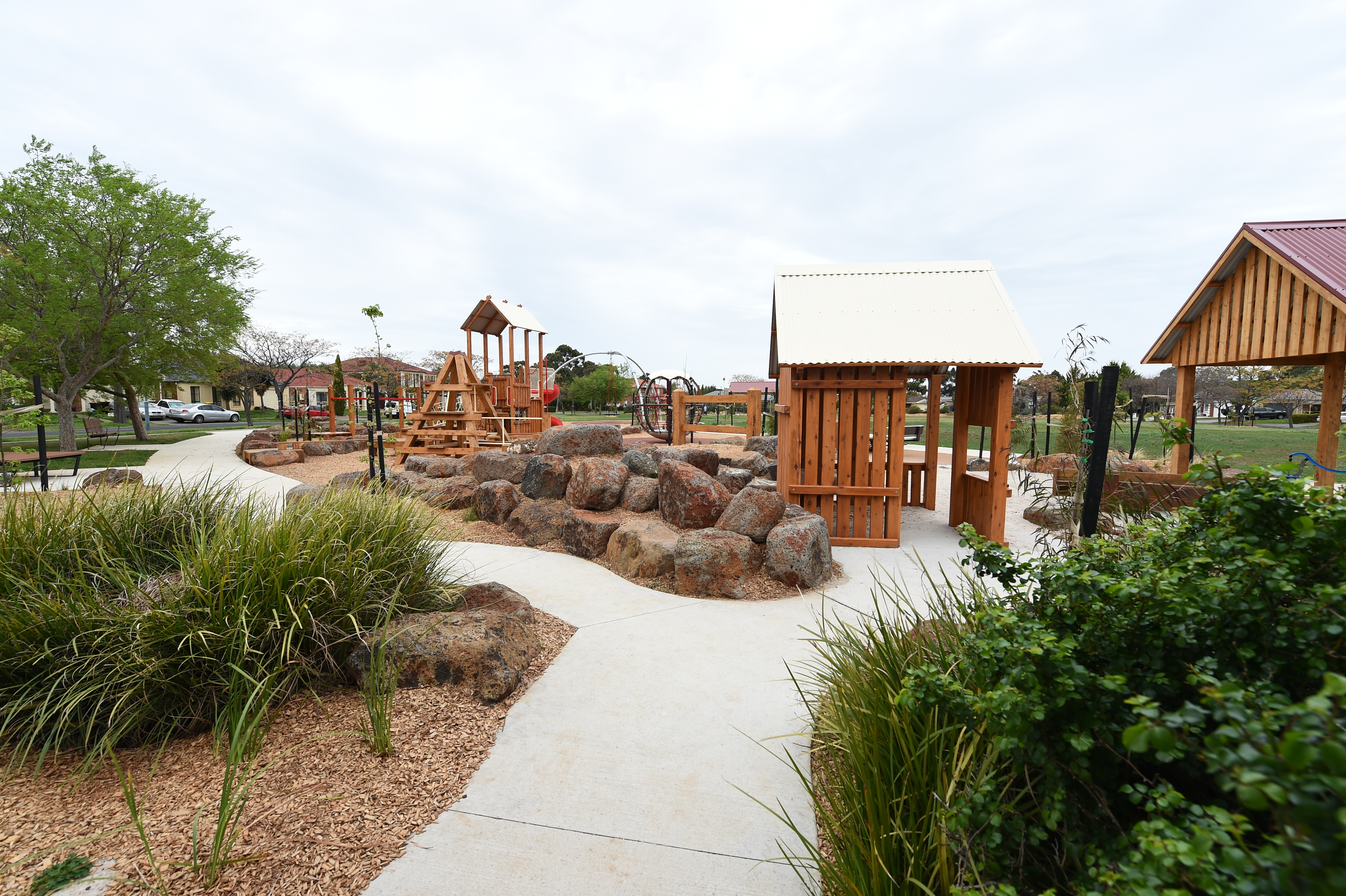 Please upload one image to be used for promotional purposes that best represents your submission